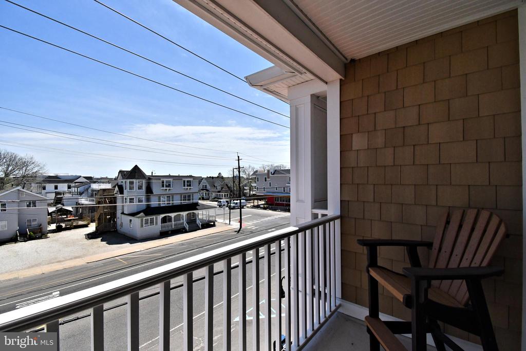 510 N BAY AVENUE Unit: 303
