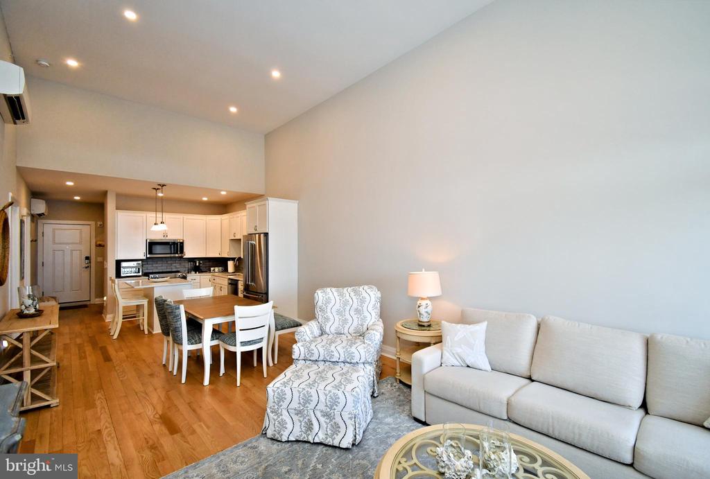 510 N BAY AVENUE Unit: 303