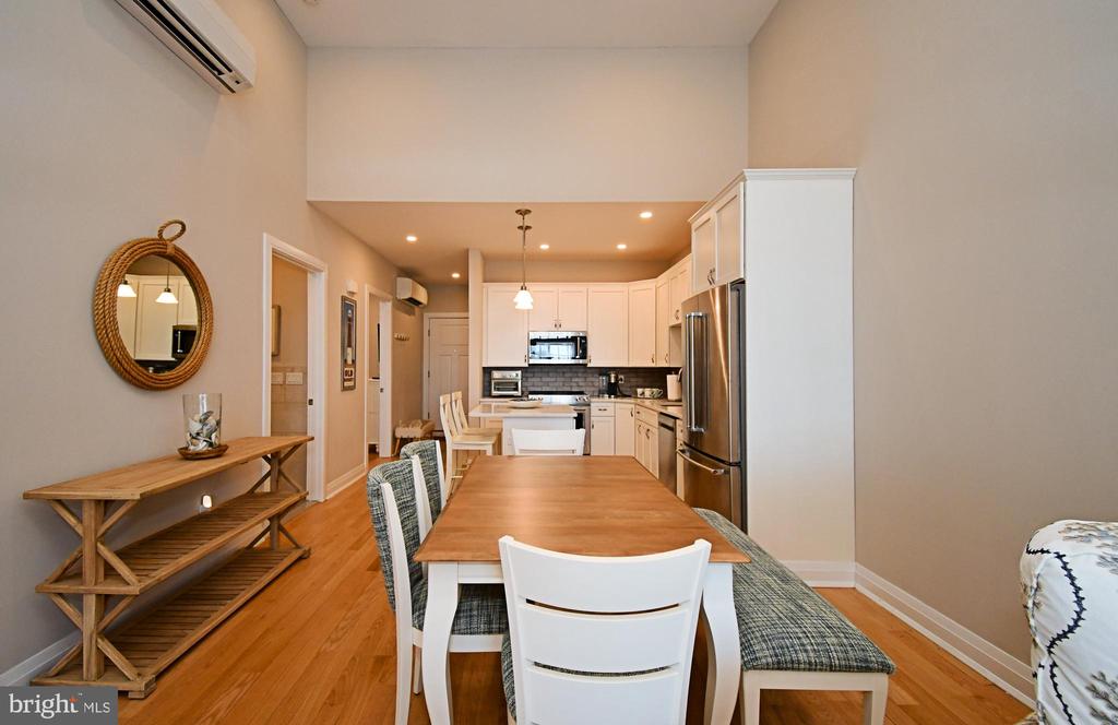 510 N BAY AVENUE Unit: 303