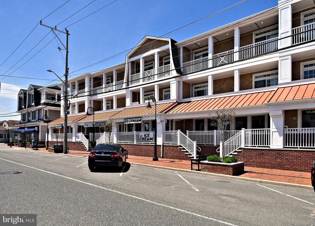 510 N BAY AVENUE Unit: 303