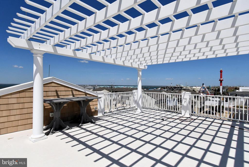 510 N BAY AVENUE Unit: 303