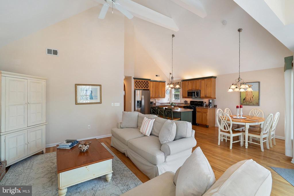 25 E 24TH STREET