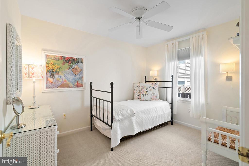25 E 24TH STREET