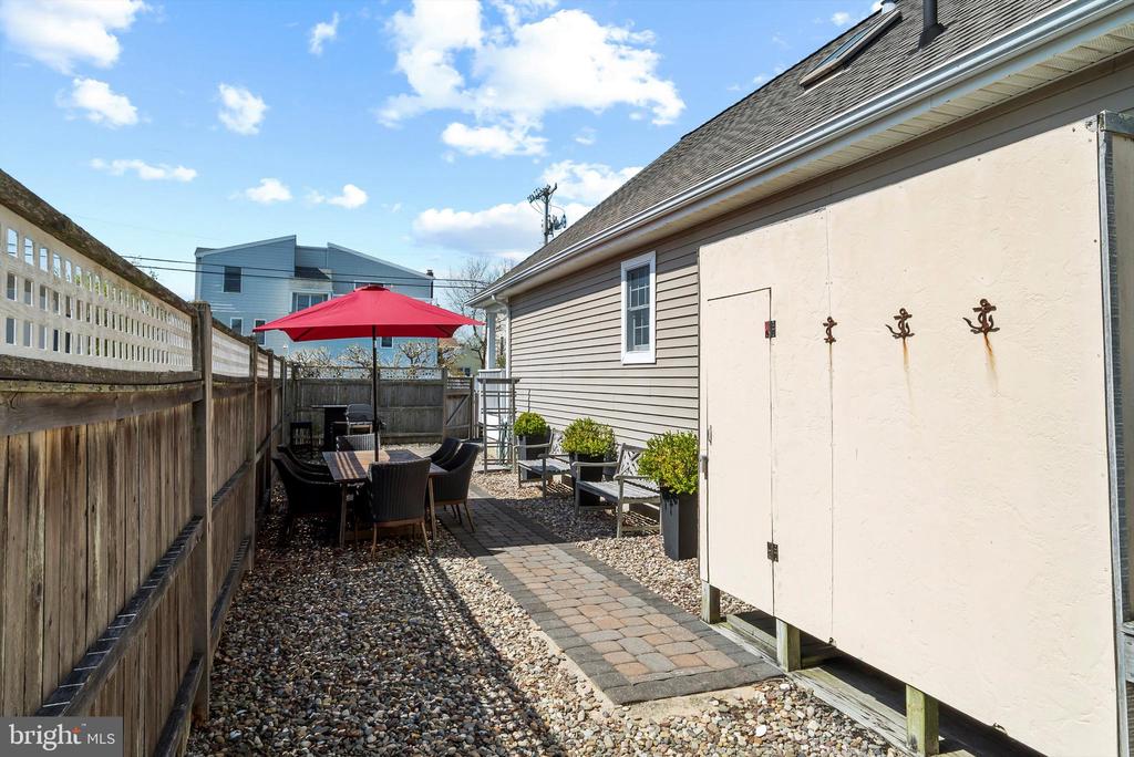 25 E 24TH STREET