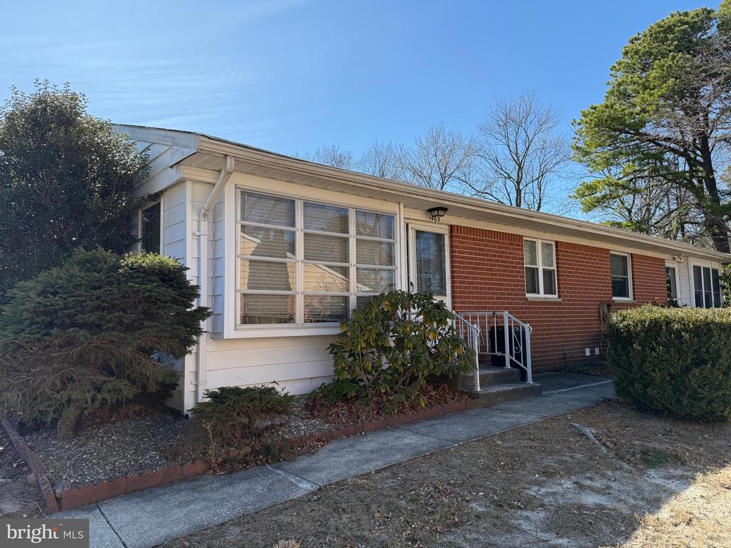 146 B HUDSON PARKWAY Unit: B