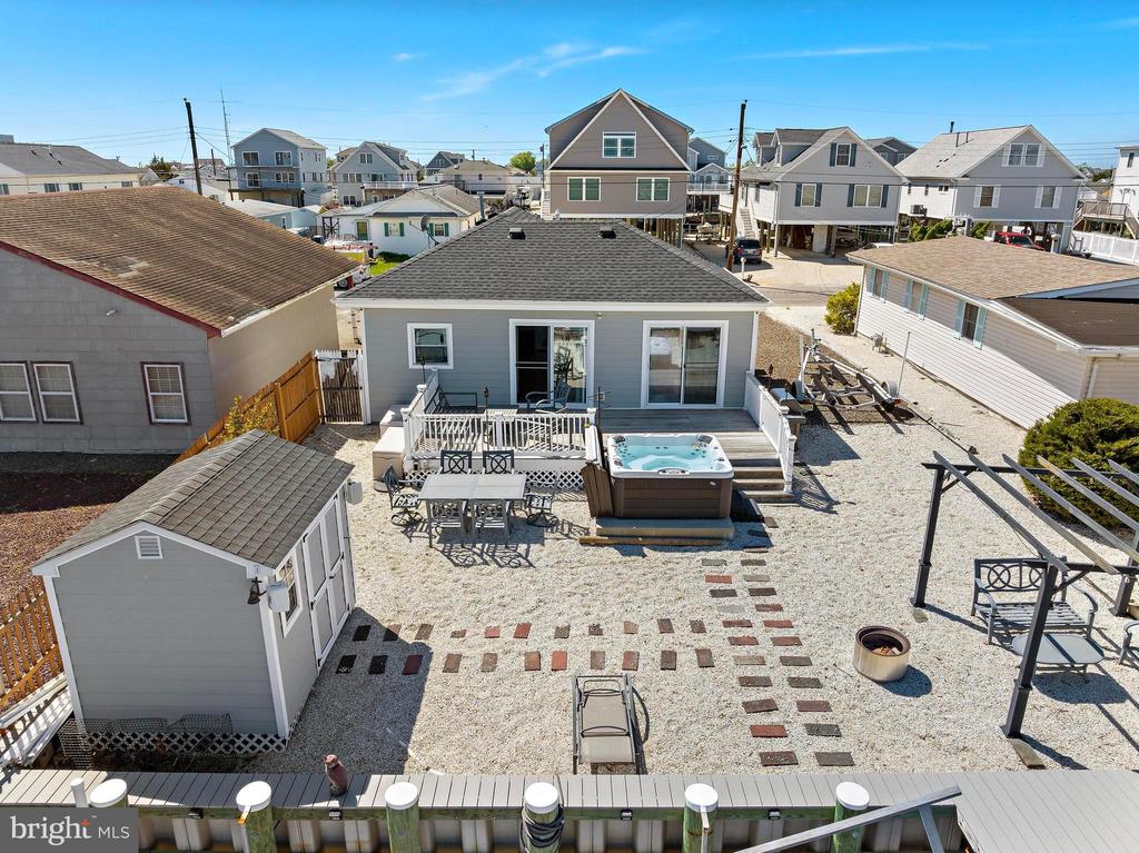 122 N SPINNAKER DRIVE