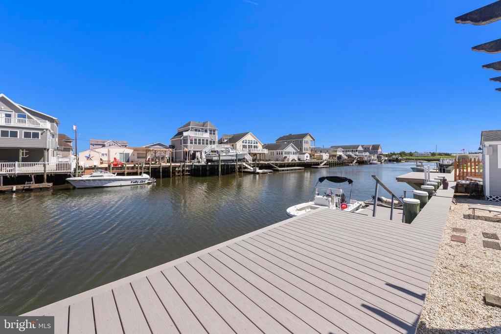 122 N SPINNAKER DRIVE