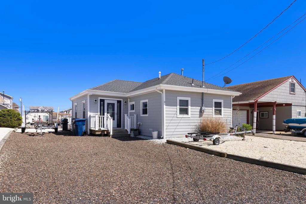 122 N SPINNAKER DRIVE