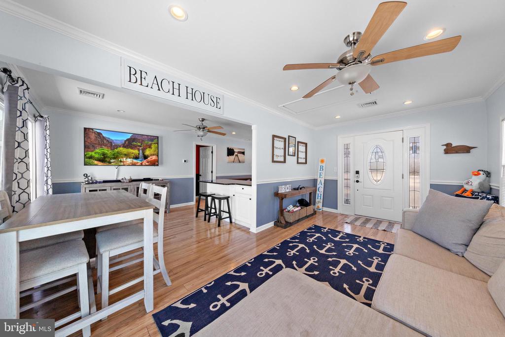 122 N SPINNAKER DRIVE