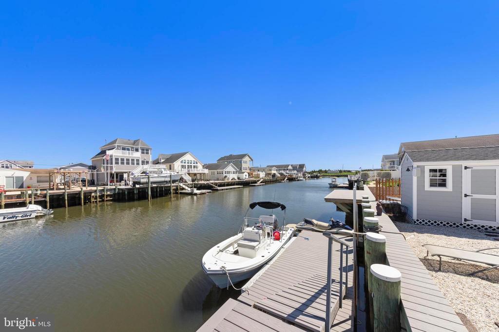 122 N SPINNAKER DRIVE