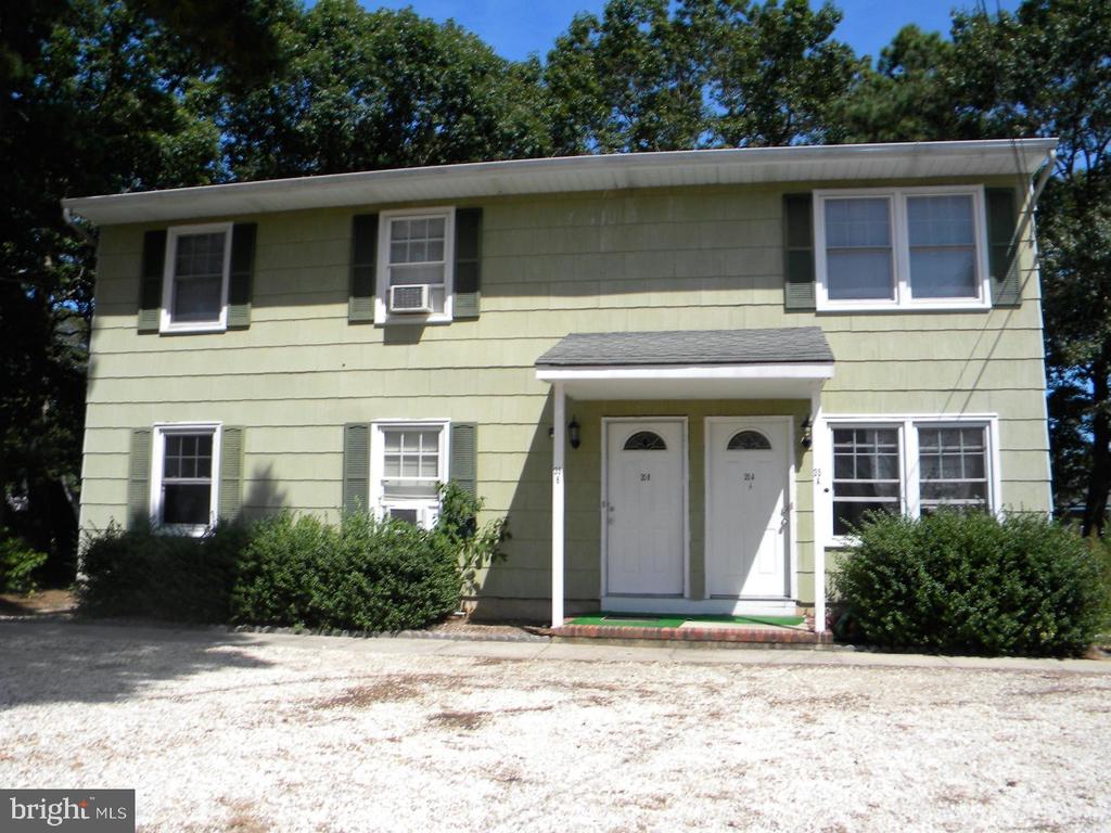 35 ATLANTIS AVENUE Unit: B