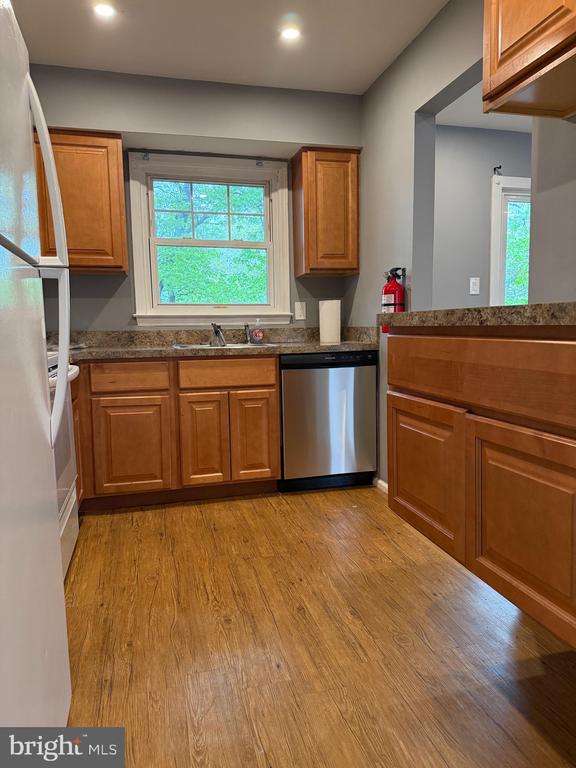 35 ATLANTIS AVENUE Unit: B