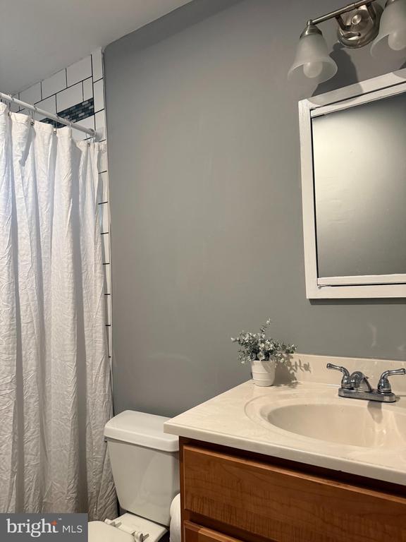 35 ATLANTIS AVENUE Unit: B