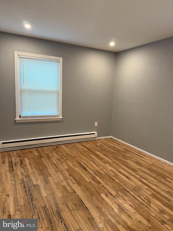 35 ATLANTIS AVENUE Unit: B