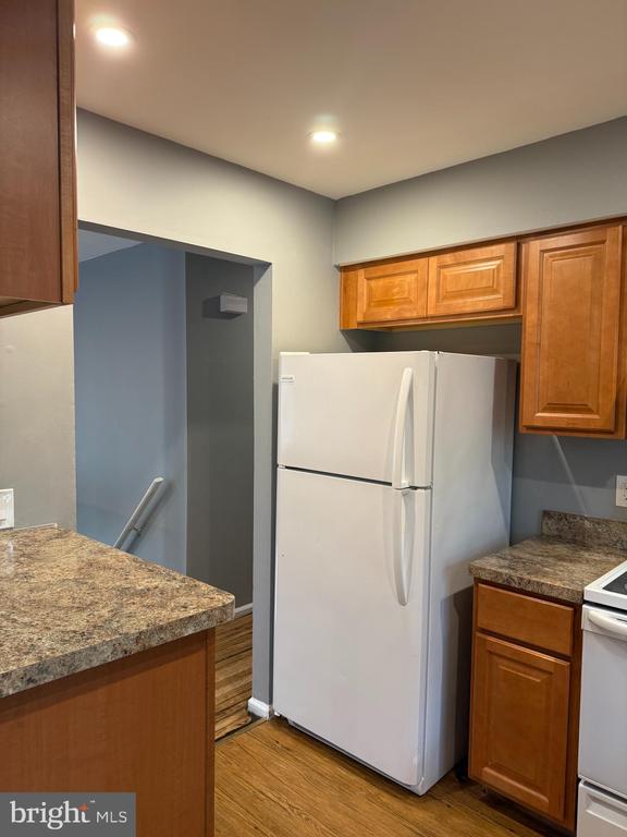35 ATLANTIS AVENUE Unit: B