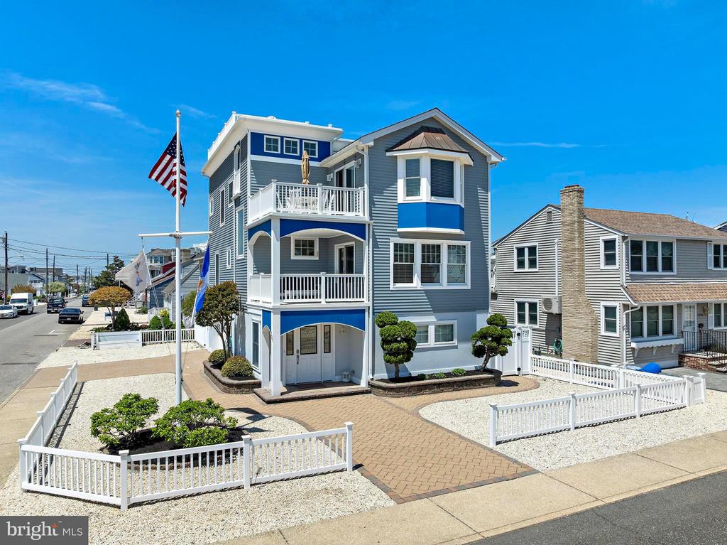 127 E 13TH STREET