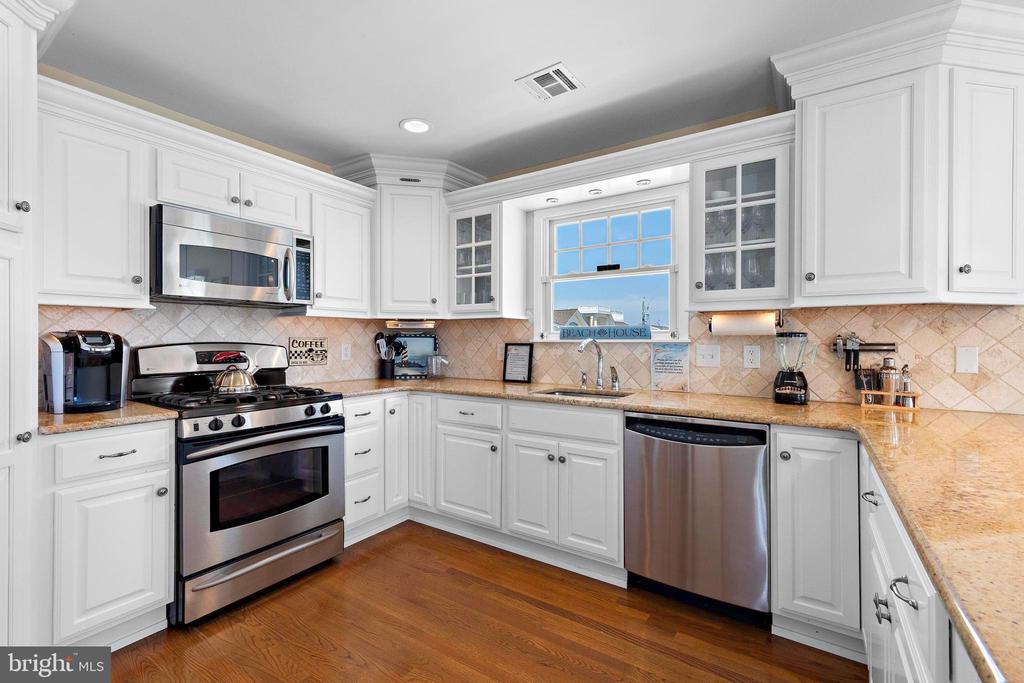 127 E 13TH STREET