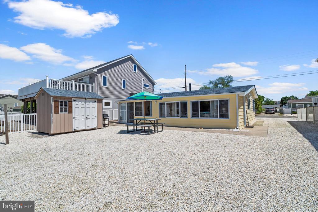 909 JANE DRIVE
