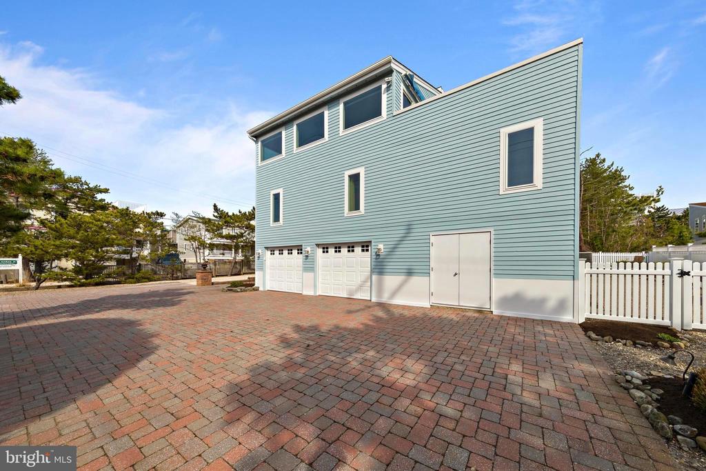 1131 LONG BEACH BOULEVARD