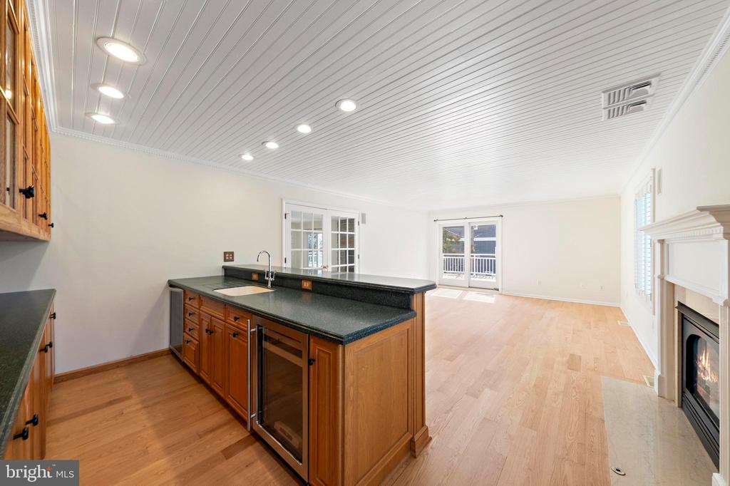 1131 LONG BEACH BOULEVARD