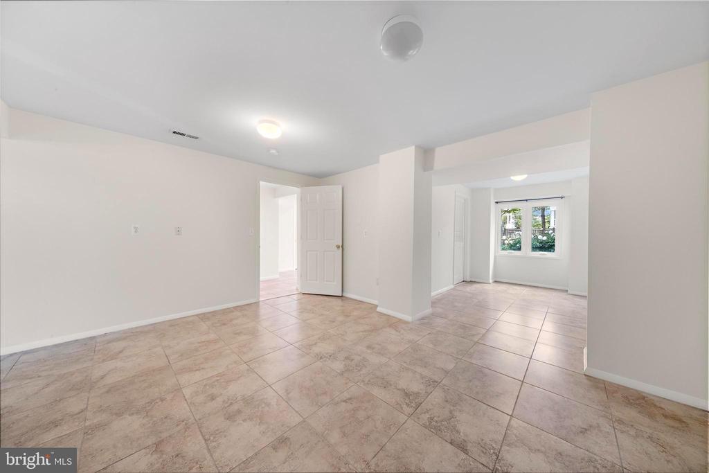 1131 LONG BEACH BOULEVARD