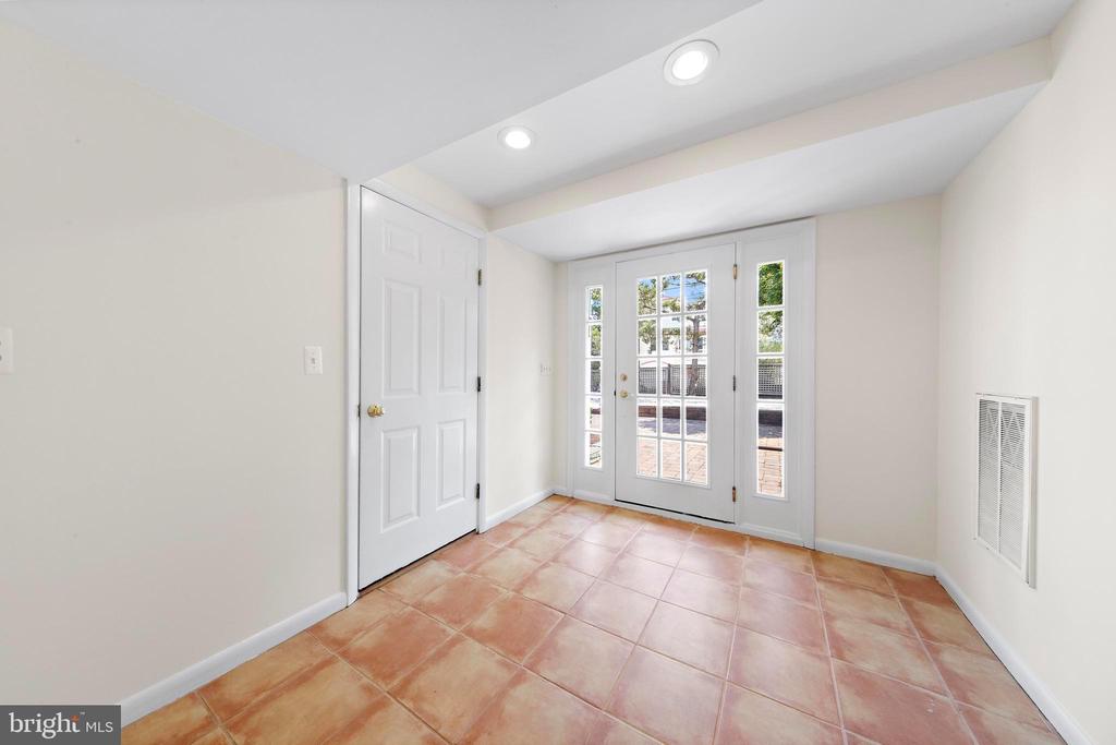1131 LONG BEACH BOULEVARD