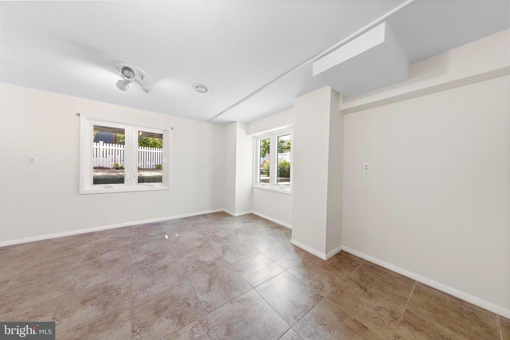1131 LONG BEACH BOULEVARD