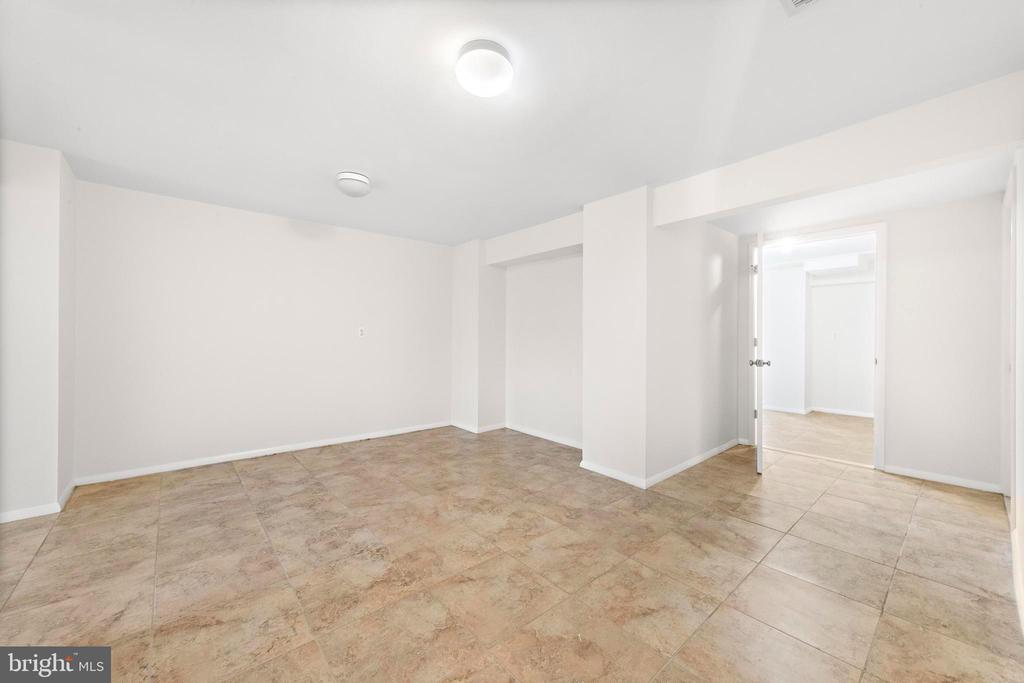 1131 LONG BEACH BOULEVARD