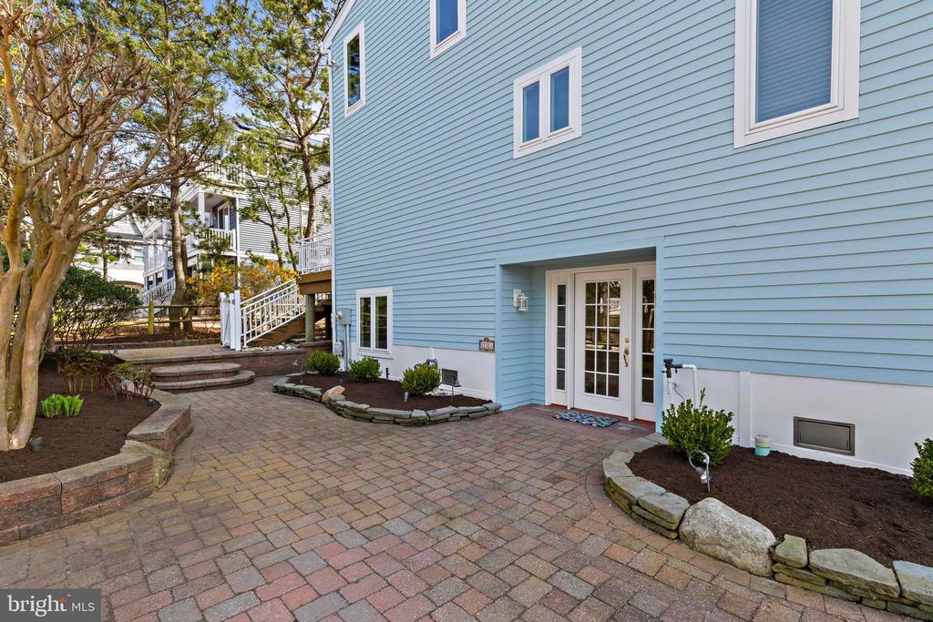 1131 LONG BEACH BOULEVARD