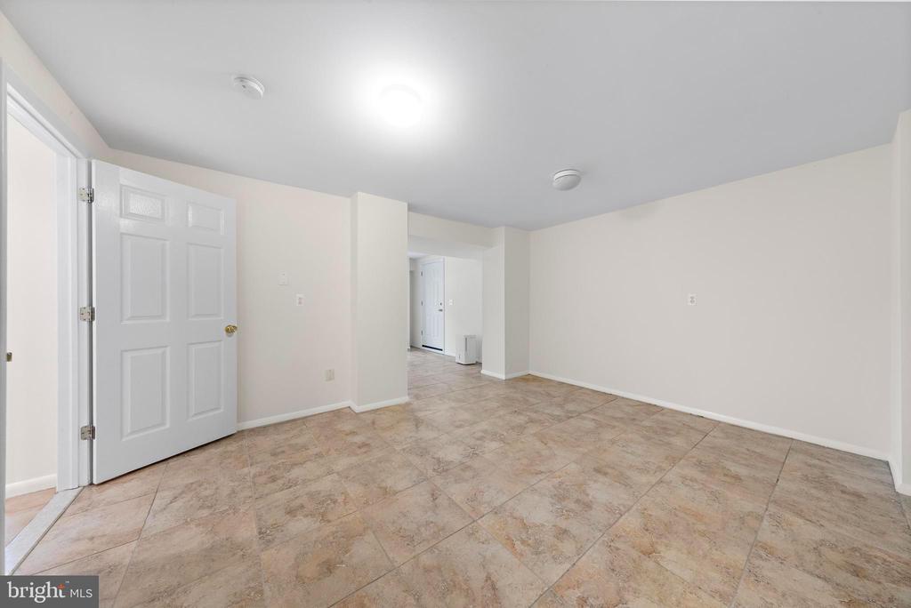 1131 LONG BEACH BOULEVARD
