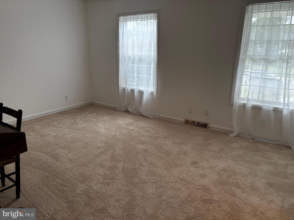 4 W WOODDUCK DR