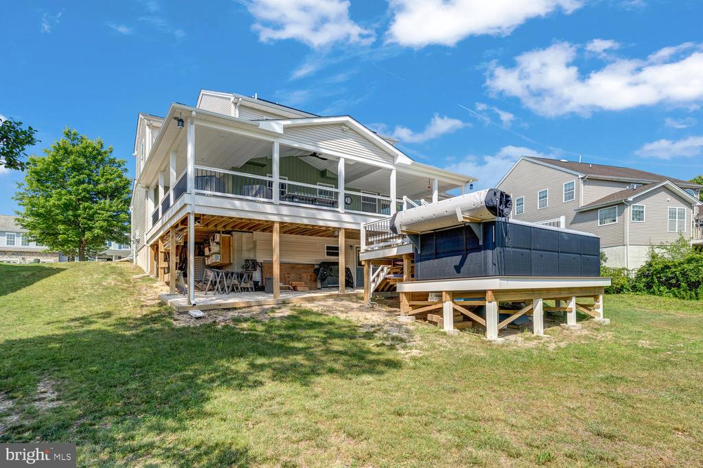 27 WATERS EDGE DRIVE