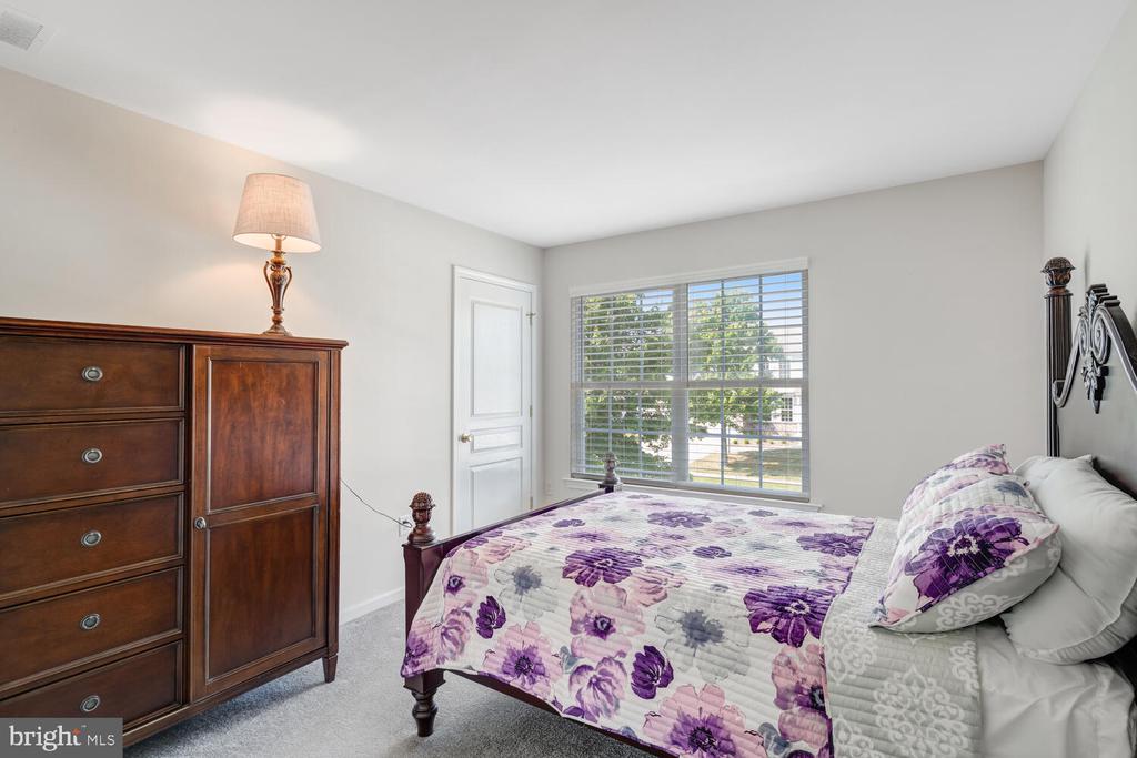27 WATERS EDGE DRIVE