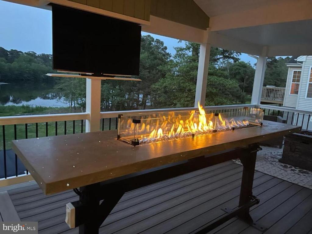 27 WATERS EDGE DRIVE
