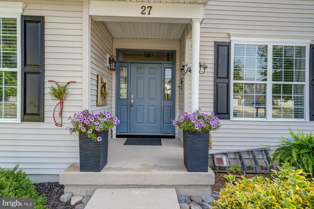 27 WATERS EDGE DRIVE