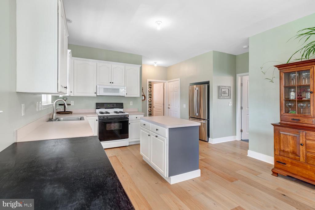 27 WATERS EDGE DRIVE