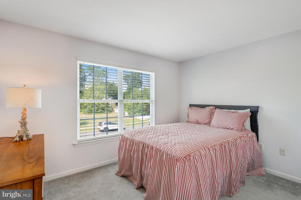 27 WATERS EDGE DRIVE
