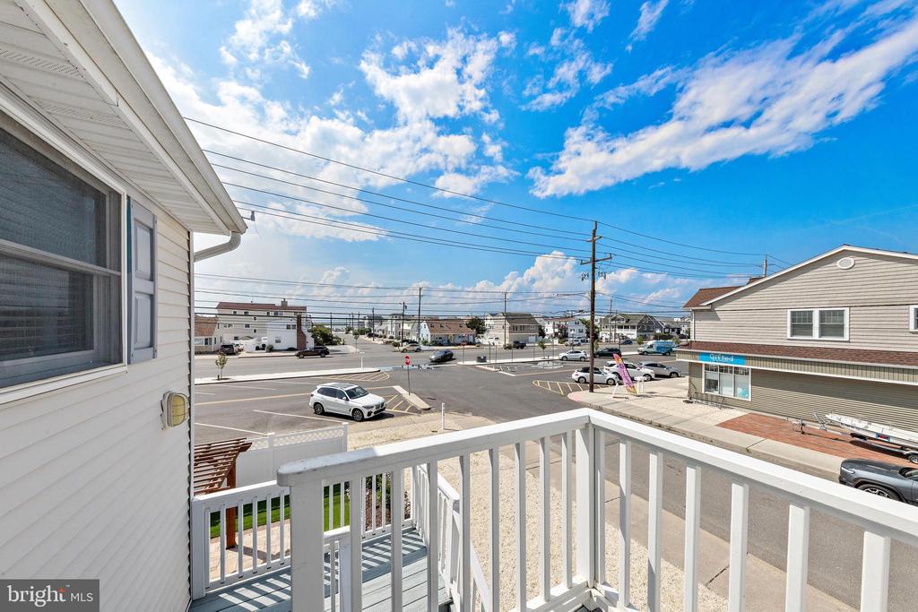 6203 LONG BEACH BLVD