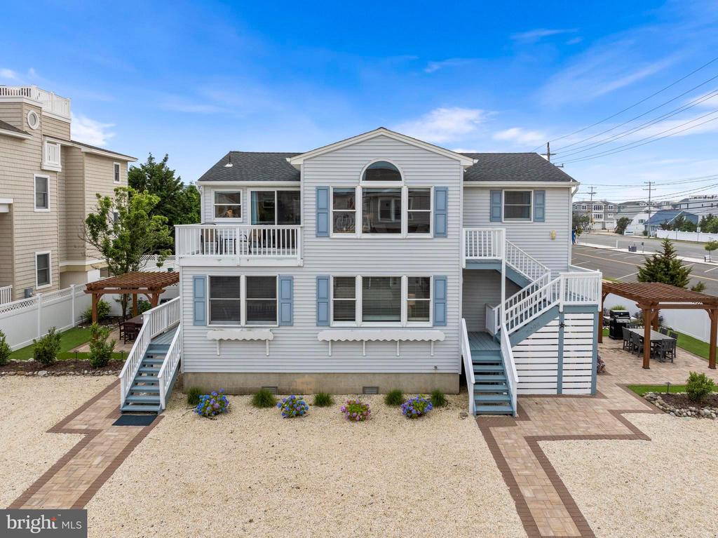 6203 LONG BEACH BLVD