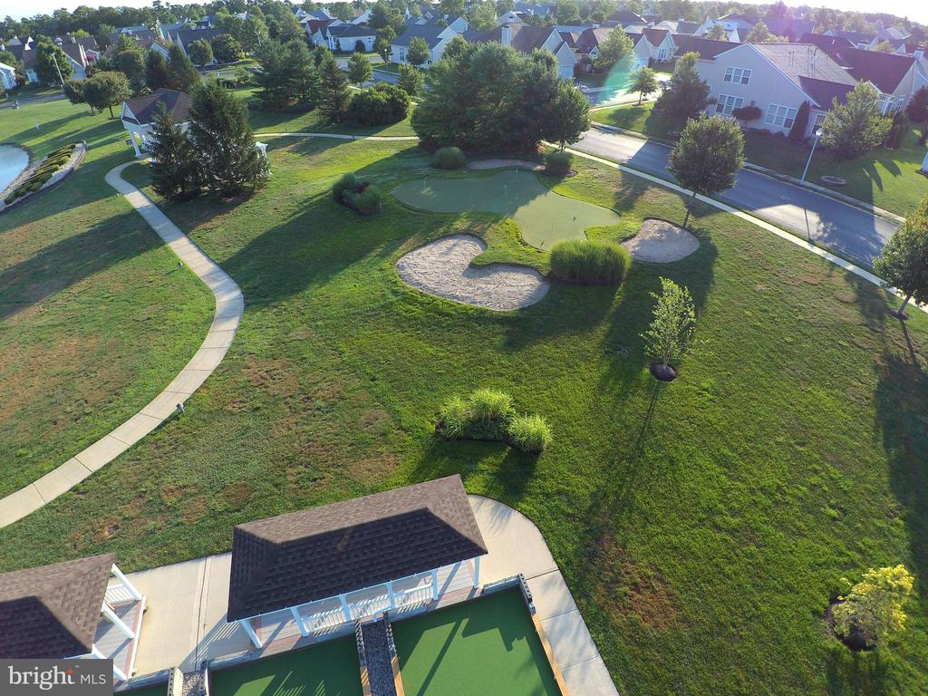 2 WOODLAKE COURT
