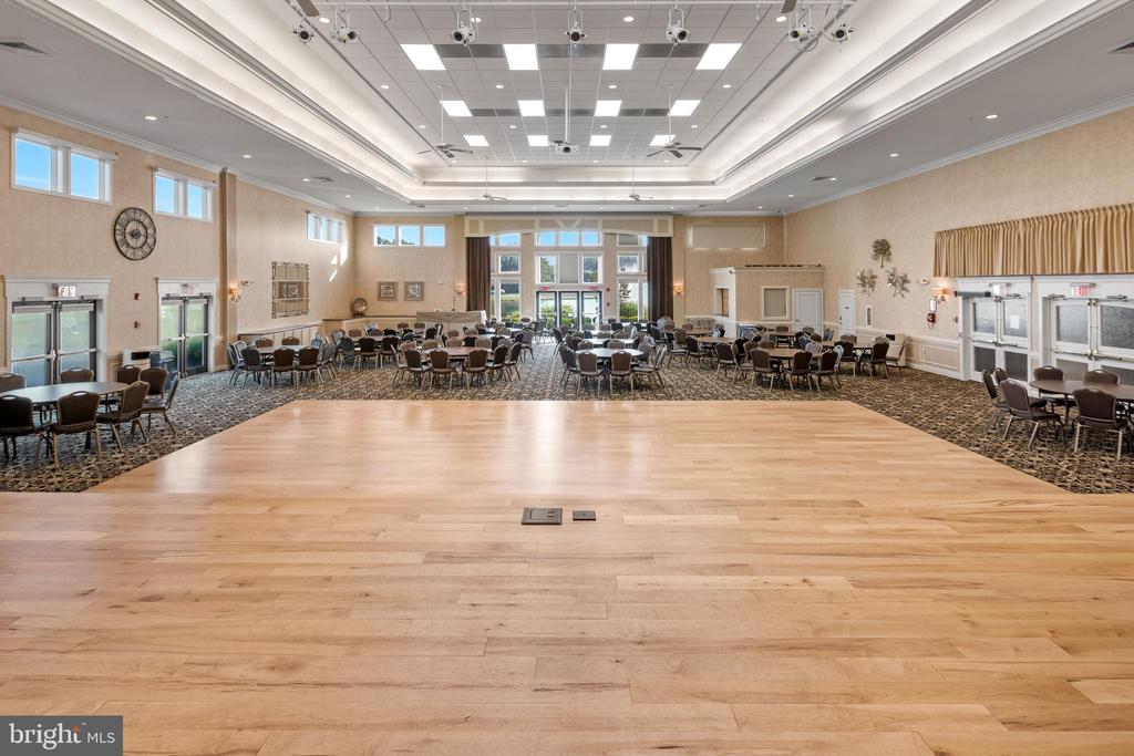 2 WOODLAKE COURT