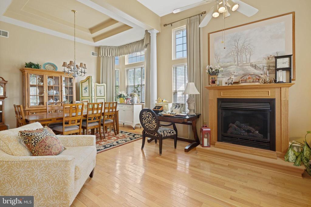 2 WOODLAKE COURT