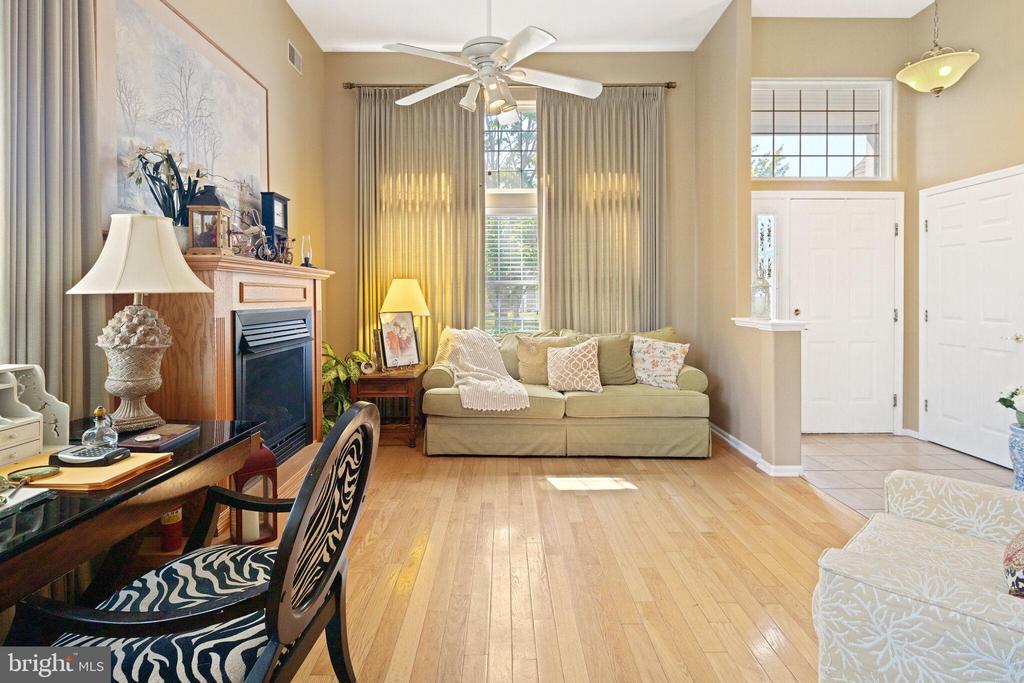 2 WOODLAKE COURT