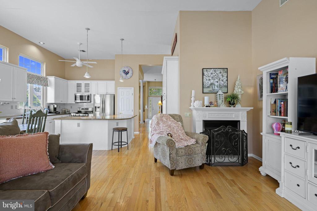 2 WOODLAKE COURT