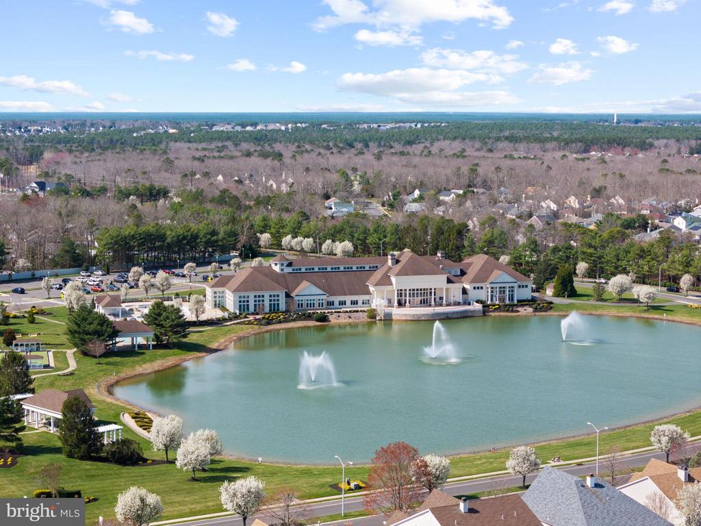 2 WOODLAKE COURT
