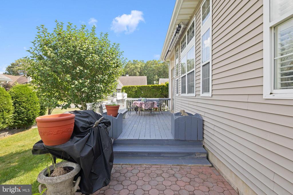 2 WOODLAKE COURT