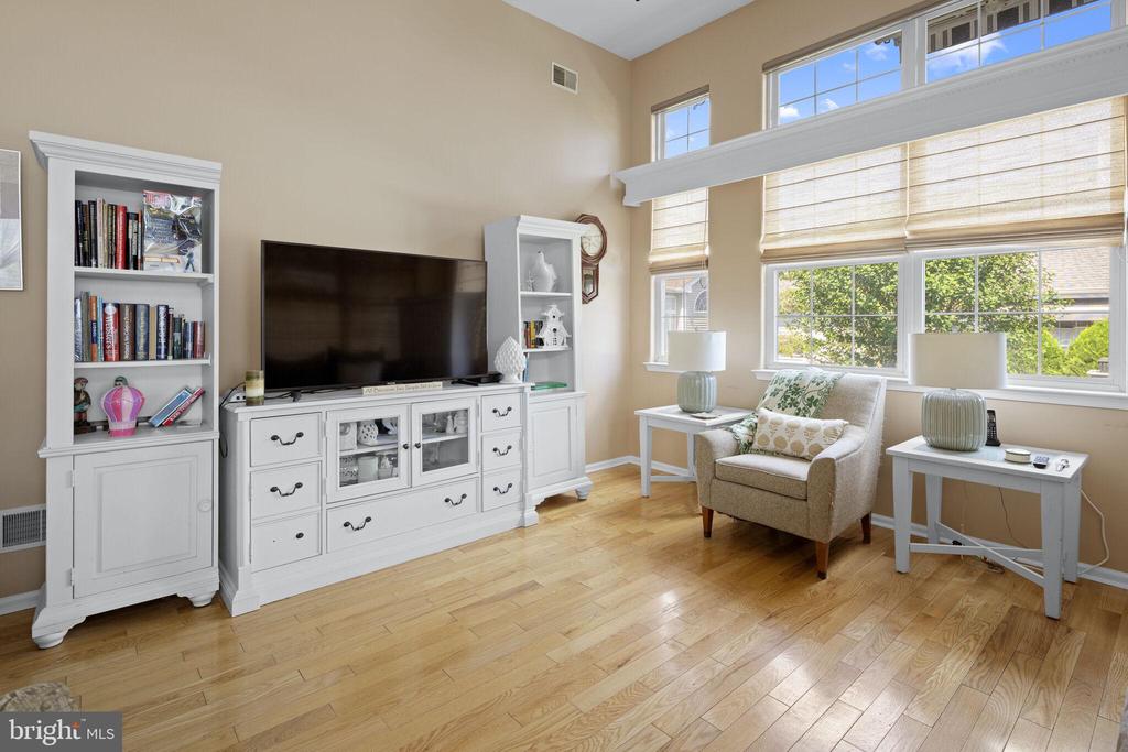 2 WOODLAKE COURT
