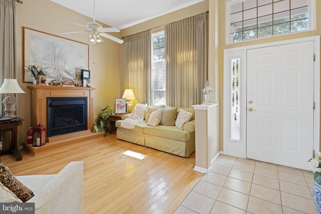 2 WOODLAKE COURT