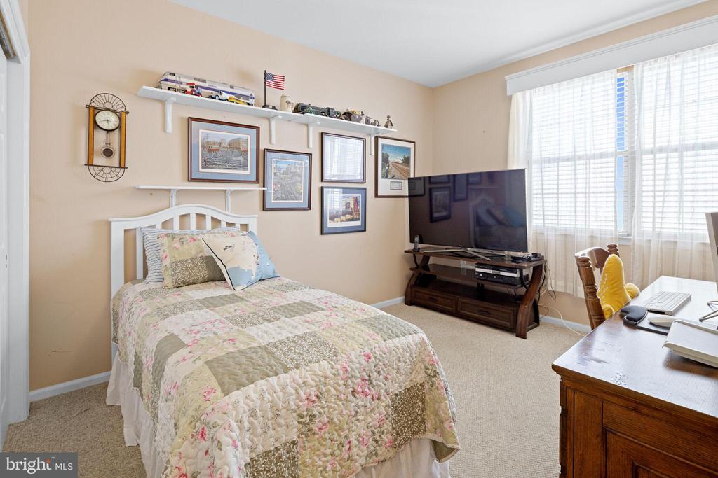 2 WOODLAKE COURT