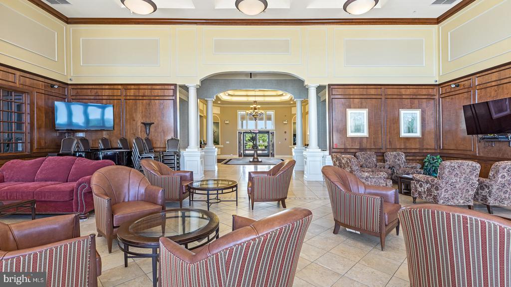 2 WOODLAKE COURT